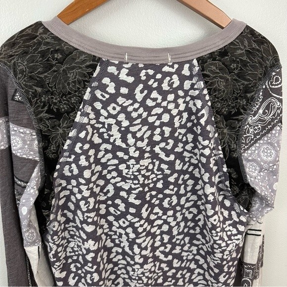 We The Free Free People Grey Friday Night Contrast Sleeve Animal Top Size Small - Picture 10 of 15